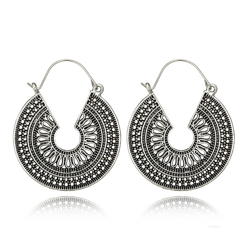 Stylish Floral Design Hollow Carved Round Earrings for Everyday Wear